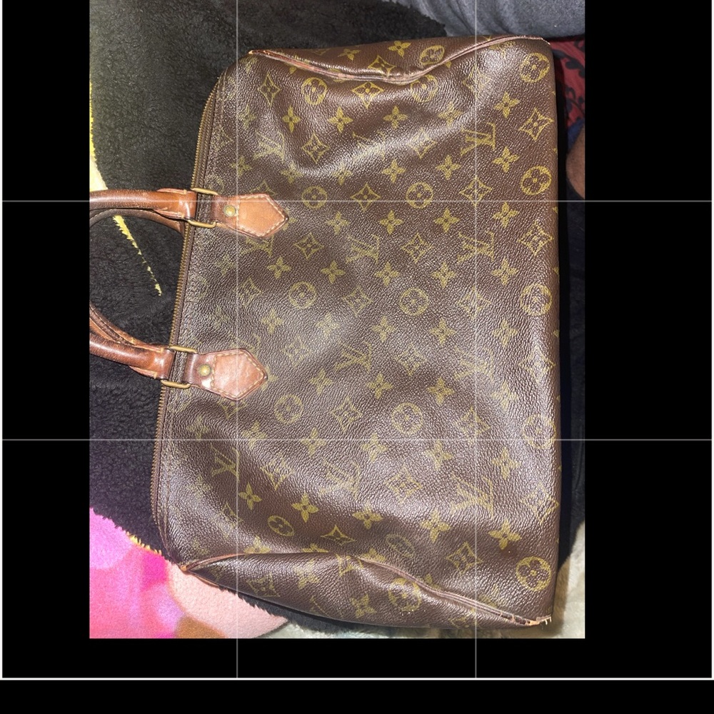 Authentic Louis Vuitton speedy bag